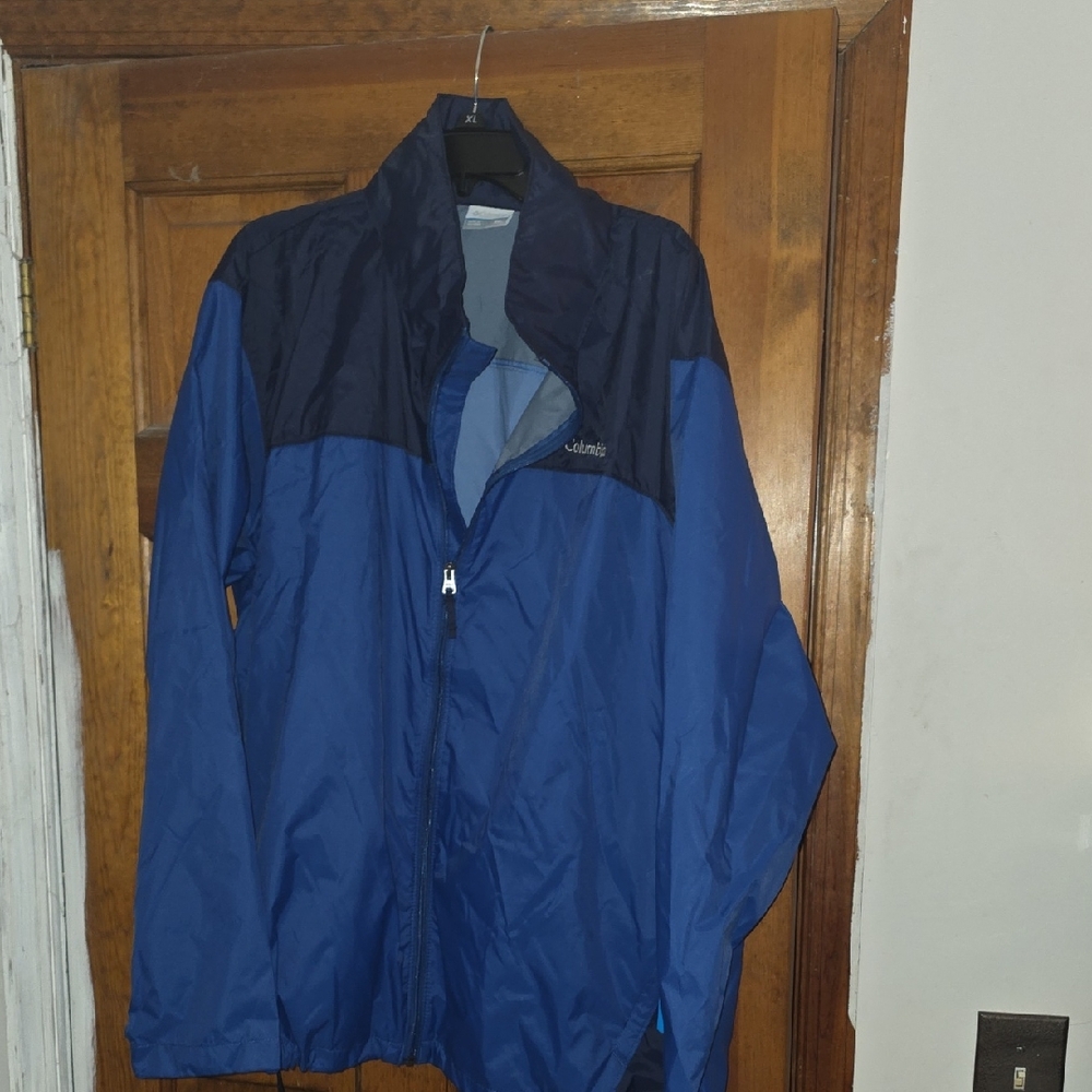 Columbia Men's Two-Tone Blue Windbreaker